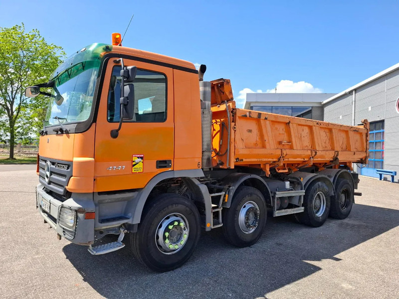 Mercedes-Benz Actros 4141 / 3SIDE MEILLER TIPPER / FULL-STEEL / DRUM BRAKES / ONLY:535937 KM / 2XSTEERING AXLE / AIRCO / AUTOMATIC / EURO-3 / - Truk jungkit: gambar 3 Mercedes-Benz Actros 4141 / 3SIDE MEILLER TIPPER / FULL-STEEL / DRUM BRAKES / ONLY:535937 KM / 2XSTEERING AXLE / AIRCO / AUTOMATIC / EURO-3 / - Truk jungkit: gambar 3