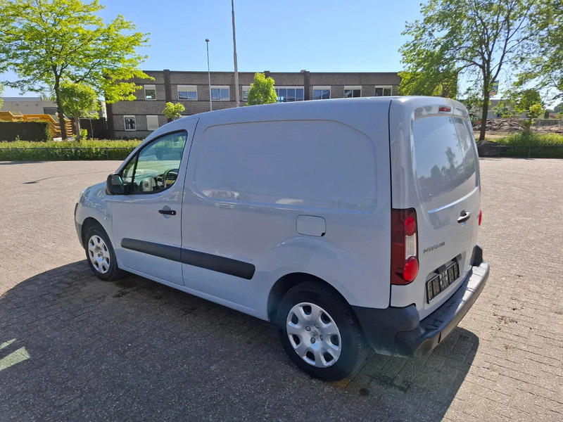Peugeot Partner 1.6 HDI / TUV:12-01-2026 / AIRCO / CLOSED BOX / MANUAL / EURO-5 b / 2015 - Van kecil: gambar 3 Peugeot Partner 1.6 HDI / TUV:12-01-2026 / AIRCO / CLOSED BOX / MANUAL / EURO-5 b / 2015 - Van kecil: gambar 3