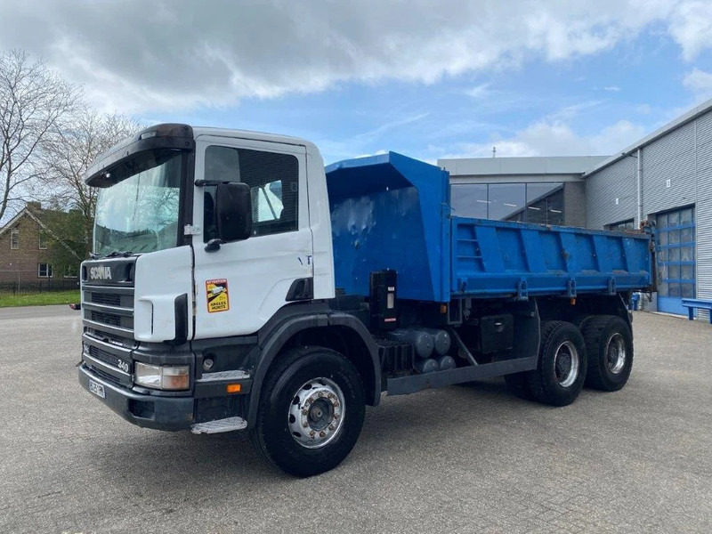 Scania 114-340 / 6X4 / 2 SIDE TIPPER / BIG AXLE / FULL-STEEL / DRUM BRAKES / MANUAL / 1999 - Truk jungkit: gambar 1 Scania 114-340 / 6X4 / 2 SIDE TIPPER / BIG AXLE / FULL-STEEL / DRUM BRAKES / MANUAL / 1999 - Truk jungkit: gambar 1