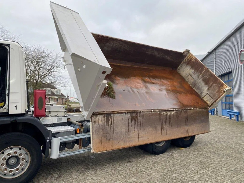 Scania 124-400 / 6X4 / RETARDER / BIG AXLE / FULL STEEL / 2SIDE TIPPER / OLD TACHO / AIRCO / MANUAL / EURO-2 / 2000 - Truk jungkit: gambar 4 Scania 124-400 / 6X4 / RETARDER / BIG AXLE / FULL STEEL / 2SIDE TIPPER / OLD TACHO / AIRCO / MANUAL / EURO-2 / 2000 - Truk jungkit: gambar 4