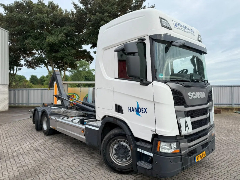 Scania NGS R410 / ENGINE RUNNING / RETARDER / LIFT+LENKACHSE / HIAB 21TON HOOK / NL TRUCK / FRIDGE / EURO-6 / 2019 - Hook lift: gambar 4 Scania NGS R410 / ENGINE RUNNING / RETARDER / LIFT+LENKACHSE / HIAB 21TON HOOK / NL TRUCK / FRIDGE / EURO-6 / 2019 - Hook lift: gambar 4