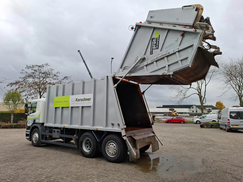 Scania P360 / RETARDER / ONLY:234640 KM / LENKACHSE / AIRCO / WORKING GARBAGE TRUCK / AUTOMATIC / EURO-5 / 2013 - Truk sampah: gambar 4 Scania P360 / RETARDER / ONLY:234640 KM / LENKACHSE / AIRCO / WORKING GARBAGE TRUCK / AUTOMATIC / EURO-5 / 2013 - Truk sampah: gambar 4