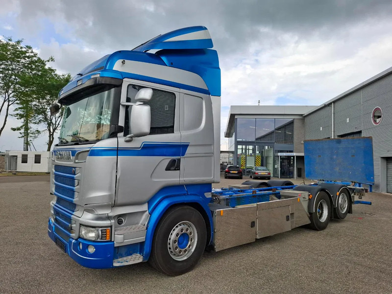 Scania R580 V8 / RETARDER / LIFT+LENKACHSE / FULL-AIR / PLATFORM 2000 KG / LEATHER / AIRCO / AUTOMATIC / EURO-6 / 2014 - Truk sasis: gambar 1 Scania R580 V8 / RETARDER / LIFT+LENKACHSE / FULL-AIR / PLATFORM 2000 KG / LEATHER / AIRCO / AUTOMATIC / EURO-6 / 2014 - Truk sasis: gambar 1