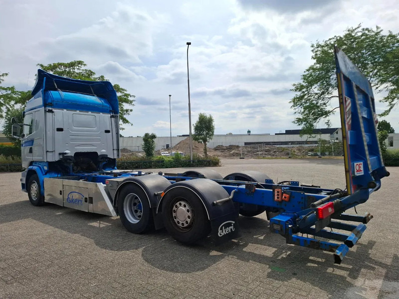 Scania R580 V8 / RETARDER / LIFT+LENKACHSE / FULL-AIR / PLATFORM 2000 KG / LEATHER / AIRCO / AUTOMATIC / EURO-6 / 2015 - Truk sasis: gambar 3 Scania R580 V8 / RETARDER / LIFT+LENKACHSE / FULL-AIR / PLATFORM 2000 KG / LEATHER / AIRCO / AUTOMATIC / EURO-6 / 2015 - Truk sasis: gambar 3
