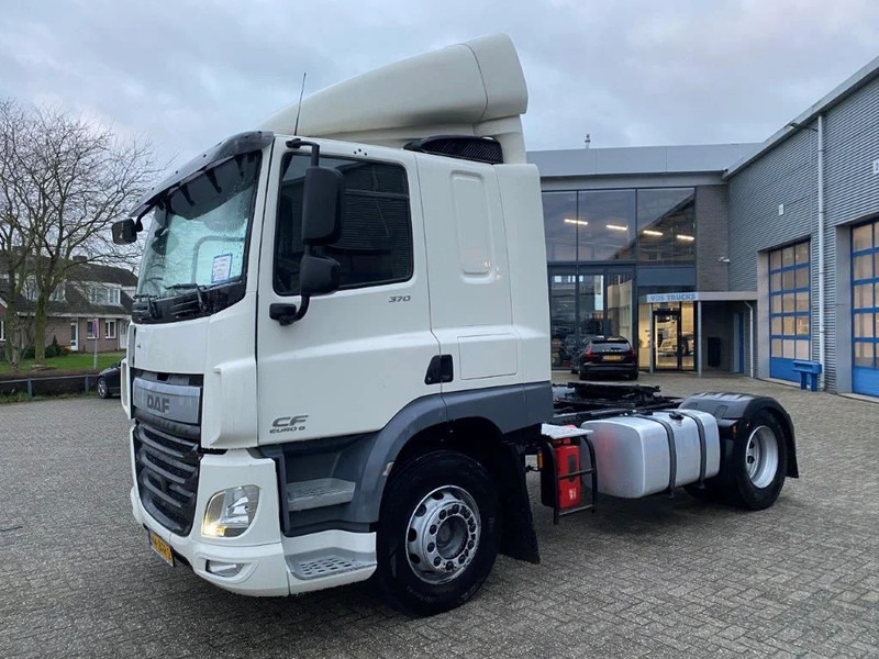 DAF CF370 / NICE CLEAN NL TRUCK / TYRES 80% / AUTOMATIC / EURO-6 / 2015 - Tractor head: gambar 1 DAF CF370 / NICE CLEAN NL TRUCK / TYRES 80% / AUTOMATIC / EURO-6 / 2015 - Tractor head: gambar 1