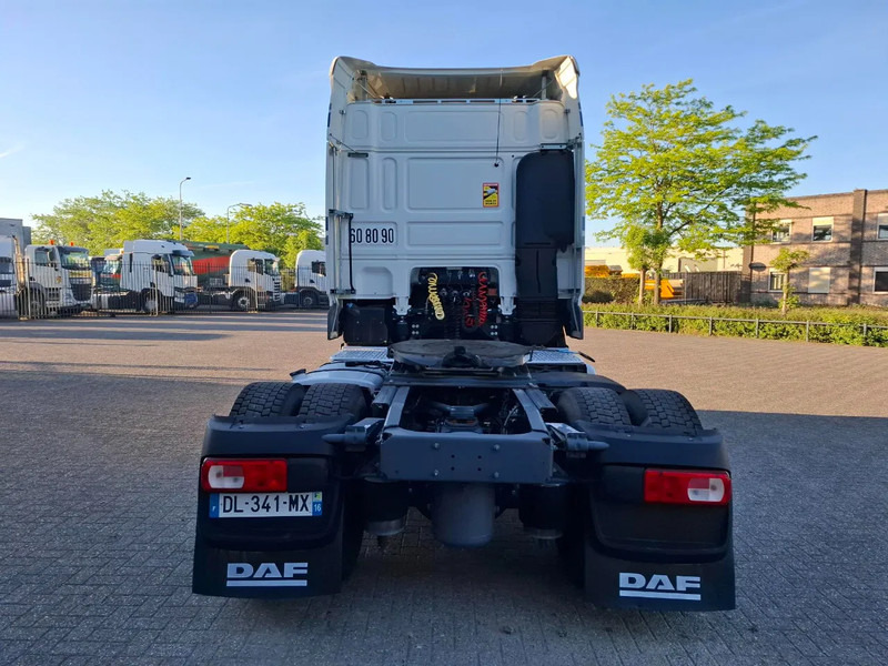 DAF XF106-460 / INTARDER / DEB / MANUAL / AIRCO / CLEAN TRUCK / EURO-6 / 2014 - Tractor head: gambar 4 DAF XF106-460 / INTARDER / DEB / MANUAL / AIRCO / CLEAN TRUCK / EURO-6 / 2014 - Tractor head: gambar 4