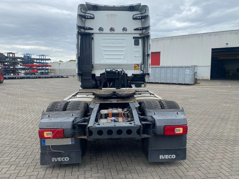 Iveco Stralis 570 XP / ENGINE RUNNING / INTARDER / PARKCOOL / DOUBLE TANK / NAVI / LEATHER / ONLY:749717 KM / ALCOA / EURO-6 / 2017 - Tractor head: gambar 4 Iveco Stralis 570 XP / ENGINE RUNNING / INTARDER / PARKCOOL / DOUBLE TANK / NAVI / LEATHER / ONLY:749717 KM / ALCOA / EURO-6 / 2017 - Tractor head: gambar 4