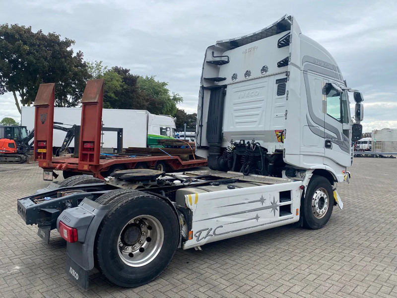 Iveco Stralis 570 XP / ENGINE RUNNING / INTARDER / PARKCOOL / DOUBLE TANK / NAVI / LEATHER / ONLY:749717 KM / ALCOA / EURO-6 / 2017 - Tractor head: gambar 5 Iveco Stralis 570 XP / ENGINE RUNNING / INTARDER / PARKCOOL / DOUBLE TANK / NAVI / LEATHER / ONLY:749717 KM / ALCOA / EURO-6 / 2017 - Tractor head: gambar 5