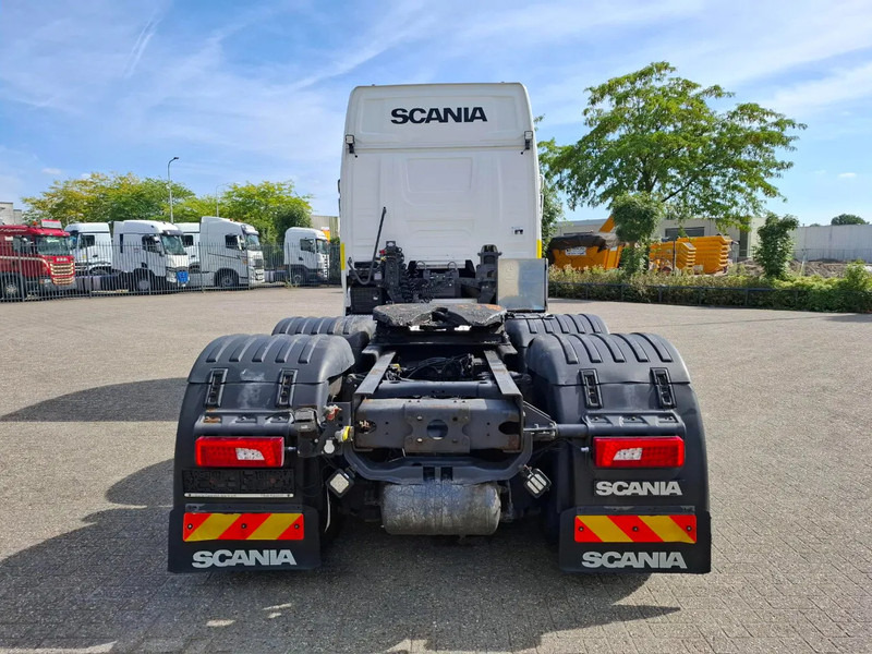 Scania NGS R650 V8 / 6X4 / RETARDER / 2X BIG AXLE / PARKCOOL / DOUBLE TANK / INLINER / FULL-AIR / ALCOA / LEATHER / NAVI / GEN2 V2 / EU - Tractor head: gambar 4 Scania NGS R650 V8 / 6X4 / RETARDER / 2X BIG AXLE / PARKCOOL / DOUBLE TANK / INLINER / FULL-AIR / ALCOA / LEATHER / NAVI / GEN2 V2 / EU - Tractor head: gambar 4