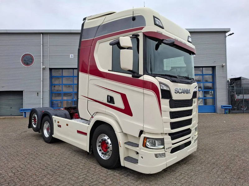 Scania NGS S650 V8 / RETARDER / 633397 KM / 9 TON FRONT AXELE / FULL-AIR / INLINER / FULL SPOILER / LEATHER / ALCOA / NAVI / FRIDGE / E - Tractor head: gambar 2 Scania NGS S650 V8 / RETARDER / 633397 KM / 9 TON FRONT AXELE / FULL-AIR / INLINER / FULL SPOILER / LEATHER / ALCOA / NAVI / FRIDGE / E - Tractor head: gambar 2