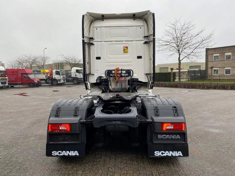 Scania R520 / AUTOMATIC / RETARDER / NAVI /LWDS / PARK-COOL / EURO-6 / 2017 - Tractor head: gambar 4 Scania R520 / AUTOMATIC / RETARDER / NAVI /LWDS / PARK-COOL / EURO-6 / 2017 - Tractor head: gambar 4