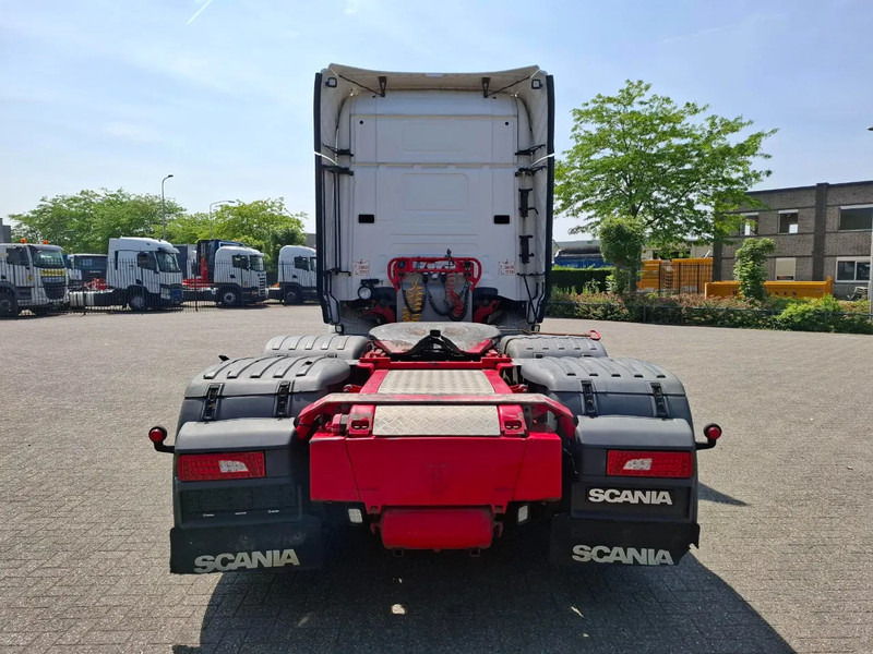 Scania R520 V8 / RETARDER / BOOGIE / FULL-AIR / ACC / LWDS / LEATHER / NAVI / XENON / FRIDGE / AUTOMATIC / EURO-6 / 2015 - Tractor head: gambar 4 Scania R520 V8 / RETARDER / BOOGIE / FULL-AIR / ACC / LWDS / LEATHER / NAVI / XENON / FRIDGE / AUTOMATIC / EURO-6 / 2015 - Tractor head: gambar 4