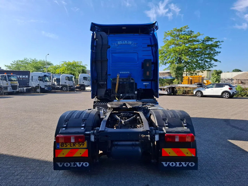 Volvo FH13-400 / HYDRAULICS / NL TRUCK / GLOBETROTTER / FRIGDE / AIRCO / AUTOMATIC / EURO-5 / 2006 - Tractor head: gambar 4 Volvo FH13-400 / HYDRAULICS / NL TRUCK / GLOBETROTTER / FRIGDE / AIRCO / AUTOMATIC / EURO-5 / 2006 - Tractor head: gambar 4