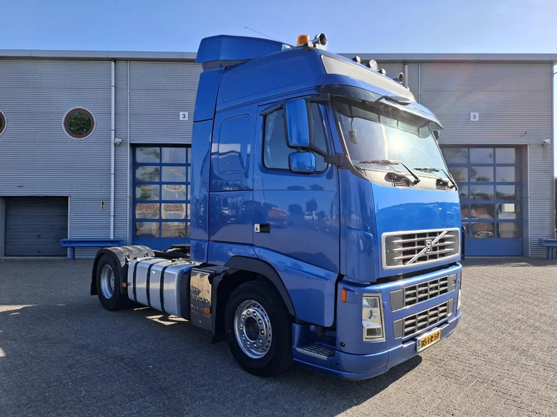 Volvo FH13-400 / HYDRAULICS / NL TRUCK / GLOBETROTTER / FRIGDE / AIRCO / AUTOMATIC / EURO-5 / 2006 - Tractor head: gambar 2 Volvo FH13-400 / HYDRAULICS / NL TRUCK / GLOBETROTTER / FRIGDE / AIRCO / AUTOMATIC / EURO-5 / 2006 - Tractor head: gambar 2