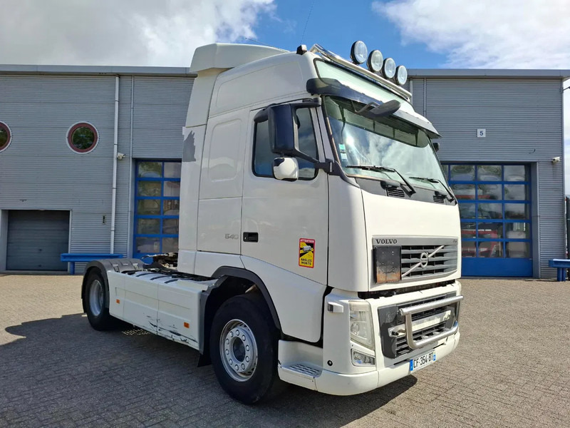 Volvo FH13-540 / HYDRAULICS / VEB+ / TUV:01-04-2026 / FRIDGE / AIRCO / SIDESKIRTS / AUTOMATIC / EURO-5 / 2012 - Tractor head: gambar 2 Volvo FH13-540 / HYDRAULICS / VEB+ / TUV:01-04-2026 / FRIDGE / AIRCO / SIDESKIRTS / AUTOMATIC / EURO-5 / 2012 - Tractor head: gambar 2