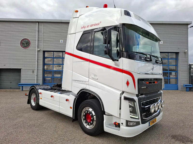 Volvo FH4-460 / CLEAN NL TRUCK / VEB+ / ADR / ACC / LWDS / DAS / DOUBLE TANK / LEATHER / FRIDGE / ALCOA / EURO-6 / 2016 - Tractor head: gambar 2 Volvo FH4-460 / CLEAN NL TRUCK / VEB+ / ADR / ACC / LWDS / DAS / DOUBLE TANK / LEATHER / FRIDGE / ALCOA / EURO-6 / 2016 - Tractor head: gambar 2