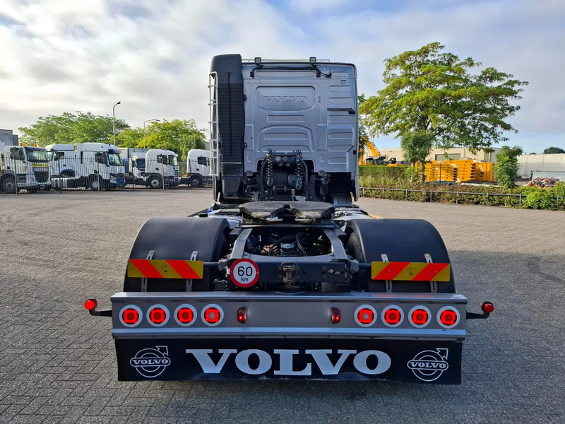 Volvo FH4-460 / HYDRAULICS / VEB+ / TUV:21-08-2025 / FRIDGE / AUTOMATIC / EURO-6 / 2015 - Tractor head: gambar 4 Volvo FH4-460 / HYDRAULICS / VEB+ / TUV:21-08-2025 / FRIDGE / AUTOMATIC / EURO-6 / 2015 - Tractor head: gambar 4