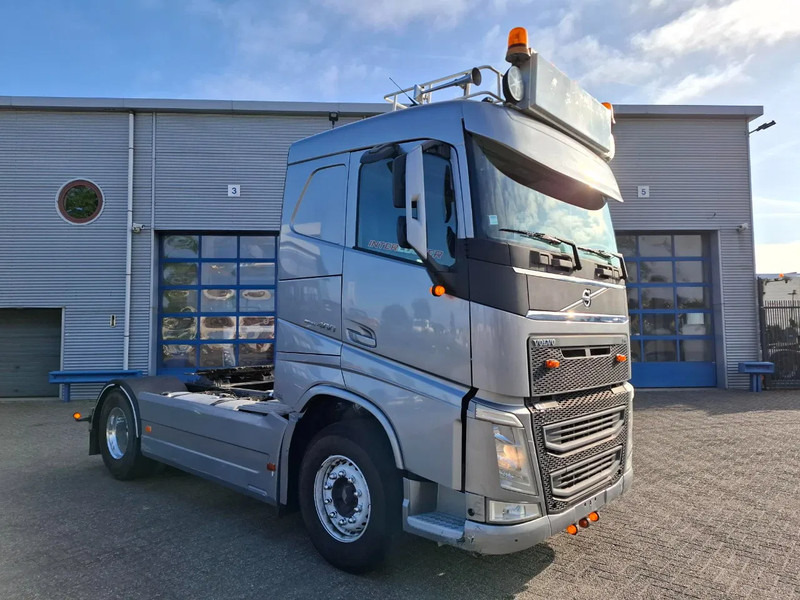 Volvo FH4-460 / HYDRAULICS / VEB+ / TUV:21-08-2025 / FRIDGE / AUTOMATIC / EURO-6 / 2015 - Tractor head: gambar 2 Volvo FH4-460 / HYDRAULICS / VEB+ / TUV:21-08-2025 / FRIDGE / AUTOMATIC / EURO-6 / 2015 - Tractor head: gambar 2