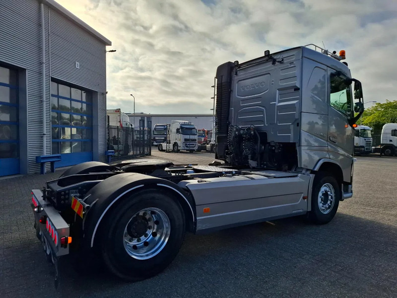 Volvo FH4-460 / HYDRAULICS / VEB+ / TUV:21-08-2025 / FRIDGE / AUTOMATIC / EURO-6 / 2015 - Tractor head: gambar 5 Volvo FH4-460 / HYDRAULICS / VEB+ / TUV:21-08-2025 / FRIDGE / AUTOMATIC / EURO-6 / 2015 - Tractor head: gambar 5