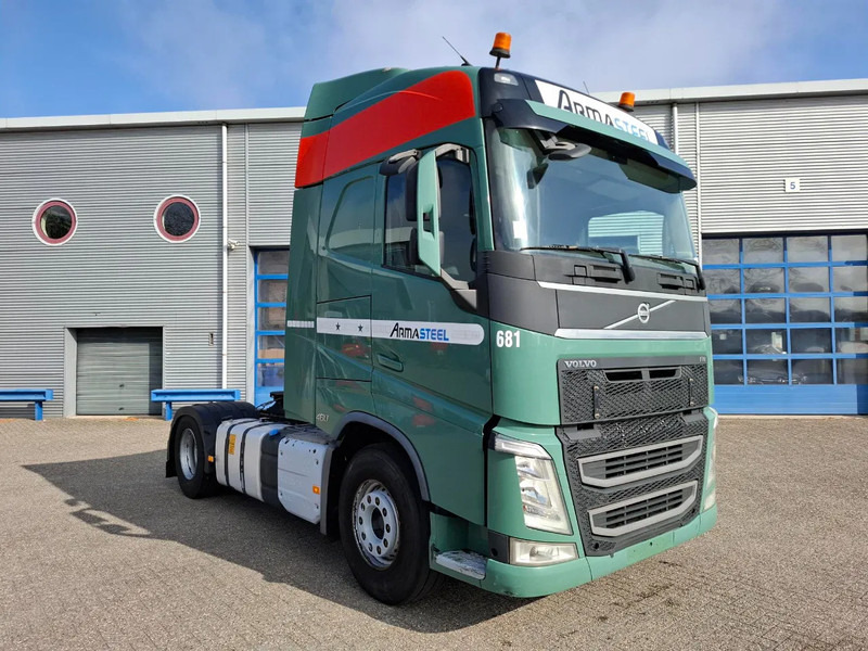 Volvo FH4-460 / VEB+ / DOUBLE TANK / FRIDGE / AIRCO / AUTOMATIC / EURO-6 / 2014 - Tractor head: gambar 2 Volvo FH4-460 / VEB+ / DOUBLE TANK / FRIDGE / AIRCO / AUTOMATIC / EURO-6 / 2014 - Tractor head: gambar 2