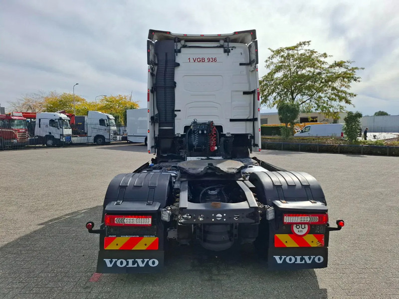 Volvo FH4-460 / VEB+ / HYDRAULICS / GEN2 V2 SMART TACHO / LWDS / SIDESKIRTS / FRIDGE / EURO-6 / 2018 - Tractor head: gambar 4 Volvo FH4-460 / VEB+ / HYDRAULICS / GEN2 V2 SMART TACHO / LWDS / SIDESKIRTS / FRIDGE / EURO-6 / 2018 - Tractor head: gambar 4