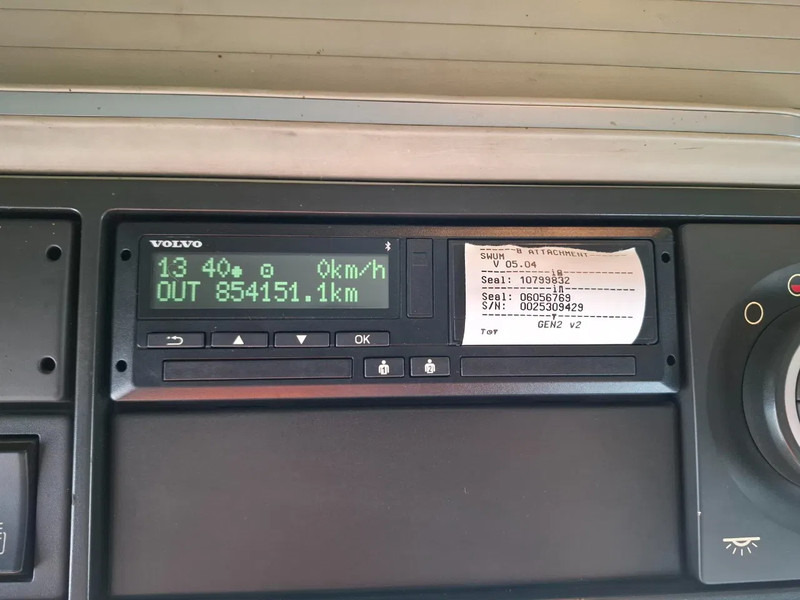 Tractor head Volvo FH4-460 / VEB+ / HYDRAULICS / GEN2 V2 SMART TACHO / LWDS / SIDESKIRTS / FRIDGE / EURO-6 / 2018: gambar 19 Tractor head Volvo FH4-460 / VEB+ / HYDRAULICS / GEN2 V2 SMART TACHO / LWDS / SIDESKIRTS / FRIDGE / EURO-6 / 2018: gambar 19