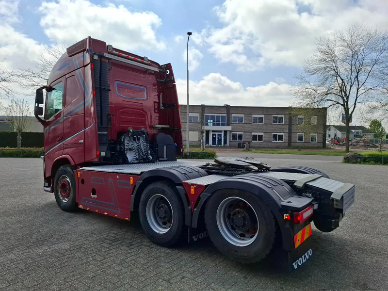 Volvo FH4-540 / 6X4 / BIG AXLE / HYDRAULICS / VEB+ / DYNAMIC STEERING / NAVI / ACC / LWDS / FULL-AIR / LEATHER / AUTOMATIC / EURO-6 / - Tractor head: gambar 3 Volvo FH4-540 / 6X4 / BIG AXLE / HYDRAULICS / VEB+ / DYNAMIC STEERING / NAVI / ACC / LWDS / FULL-AIR / LEATHER / AUTOMATIC / EURO-6 / - Tractor head: gambar 3