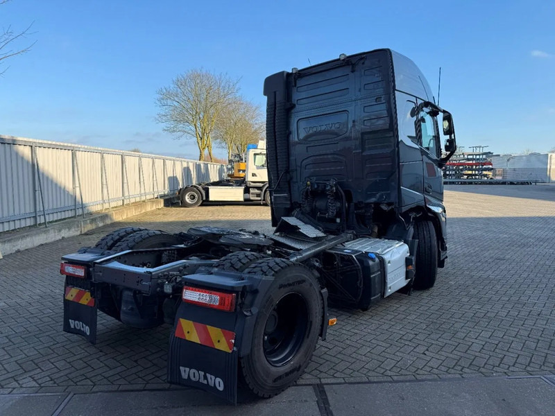 Volvo FH5-460 / VEB+ / HYDRAULICS / I-PARKCOOL / ONLY:188538 KM / FULL-AIR / ACC / LWDS / AUTOMATIC / EURO-6 / 2023 - Tractor head: gambar 4 Volvo FH5-460 / VEB+ / HYDRAULICS / I-PARKCOOL / ONLY:188538 KM / FULL-AIR / ACC / LWDS / AUTOMATIC / EURO-6 / 2023 - Tractor head: gambar 4