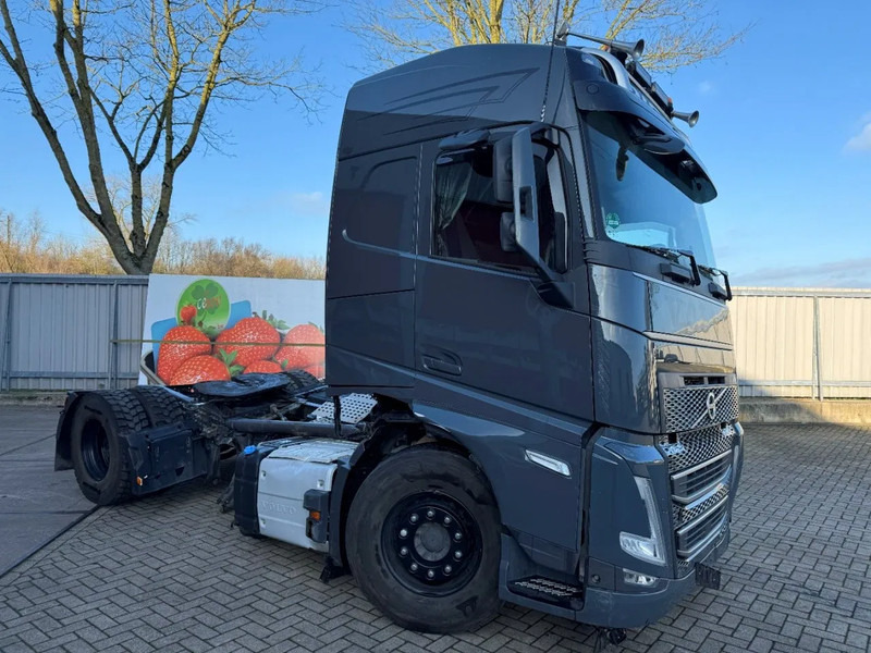 Volvo FH5-460 / VEB+ / HYDRAULICS / I-PARKCOOL / ONLY:188538 KM / FULL-AIR / ACC / LWDS / AUTOMATIC / EURO-6 / 2023 - Tractor head: gambar 2 Volvo FH5-460 / VEB+ / HYDRAULICS / I-PARKCOOL / ONLY:188538 KM / FULL-AIR / ACC / LWDS / AUTOMATIC / EURO-6 / 2023 - Tractor head: gambar 2