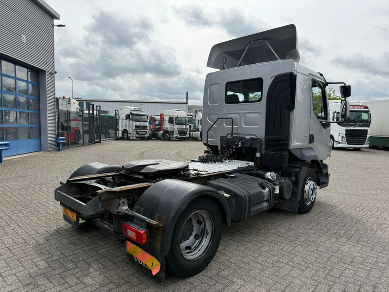 Volvo FL7-240 / ONLY:168549 KM / TUV:22-10-2025 / 3SEATS / MANUAL / EURO-5 / 2011 - Tractor head: gambar 5 Volvo FL7-240 / ONLY:168549 KM / TUV:22-10-2025 / 3SEATS / MANUAL / EURO-5 / 2011 - Tractor head: gambar 5