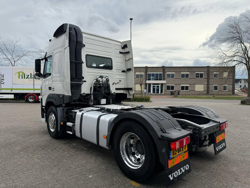 Volvo FM11-410 / VEB / DYNAMIC STEERING / PTO / NL TRUCK / TUV:06-05-2025 / LWDS / ALCOA / AUTOMATIC / EURO-6 / 2015 - Tractor head: gambar 3 Volvo FM11-410 / VEB / DYNAMIC STEERING / PTO / NL TRUCK / TUV:06-05-2025 / LWDS / ALCOA / AUTOMATIC / EURO-6 / 2015 - Tractor head: gambar 3