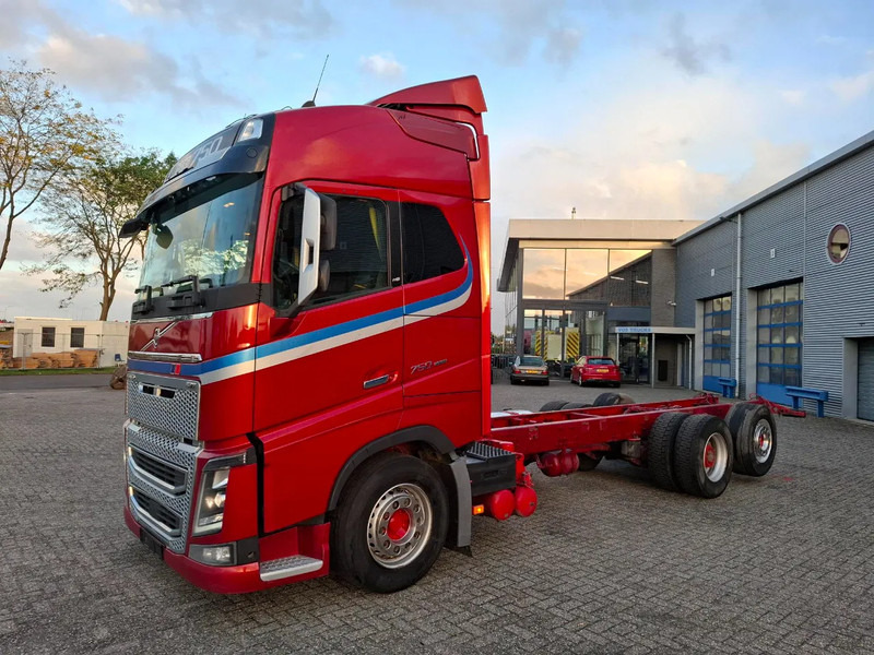 Volvo FH16-750 / BIG AXLE / VEB+ / ONLY:679711 KM / DYNAMIC STEERING / NAVI / LWDS / FULL-AIR / AUTOMATIC / EURO-6 / 2018 - Truk sasis: gambar 1 Volvo FH16-750 / BIG AXLE / VEB+ / ONLY:679711 KM / DYNAMIC STEERING / NAVI / LWDS / FULL-AIR / AUTOMATIC / EURO-6 / 2018 - Truk sasis: gambar 1