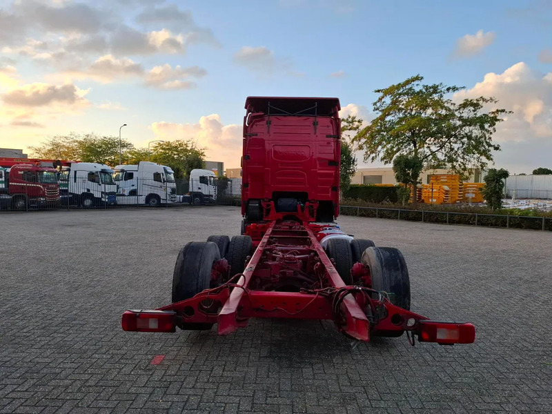 Volvo FH16-750 / BIG AXLE / VEB+ / ONLY:679711 KM / TECHNICAL 70TON / 9TON FRONT AXLE / INLINER / FULL-AIR / AUTOMATIC / EURO-6 / 2018 - Truk sasis: gambar 4 Volvo FH16-750 / BIG AXLE / VEB+ / ONLY:679711 KM / TECHNICAL 70TON / 9TON FRONT AXLE / INLINER / FULL-AIR / AUTOMATIC / EURO-6 / 2018 - Truk sasis: gambar 4