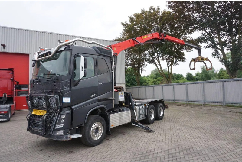 Volvo FH16-750 / ENGINE RUNNING / 6x4 / RETARDER / BIG AXLE / VEB+ / PALFINGER FD250 / EURO-6 / 2016 - Truk logging, Truk derek: gambar 1 Volvo FH16-750 / ENGINE RUNNING / 6x4 / RETARDER / BIG AXLE / VEB+ / PALFINGER FD250 / EURO-6 / 2016 - Truk logging, Truk derek: gambar 1