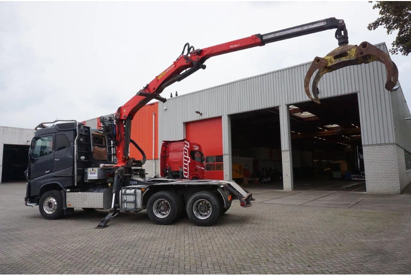 Volvo FH16-750 / ENGINE RUNNING / 6x4 / RETARDER / BIG AXLE / VEB+ / PALFINGER FD250 / EURO-6 / 2016 - Truk logging, Truk derek: gambar 5 Volvo FH16-750 / ENGINE RUNNING / 6x4 / RETARDER / BIG AXLE / VEB+ / PALFINGER FD250 / EURO-6 / 2016 - Truk logging, Truk derek: gambar 5