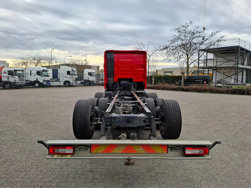 Volvo FH16-750 / VEB+ / ONLY:349761 KM / 9TON FRONT AXLE / INLINER / TECHNICAL 60TON / FULL-AIR / AUTOMATIC / EURO-6 / 2016 - Truk sasis: gambar 4 Volvo FH16-750 / VEB+ / ONLY:349761 KM / 9TON FRONT AXLE / INLINER / TECHNICAL 60TON / FULL-AIR / AUTOMATIC / EURO-6 / 2016 - Truk sasis: gambar 4