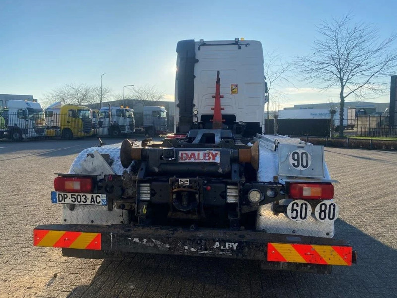 Volvo FH4-460 / VEB / I-PARKCOOL / 9000KG FRONT AXLE / DALBY HOOK 14250KG / AUTOMATIC / EURO-6 / 2015 - Hook lift: gambar 4 Volvo FH4-460 / VEB / I-PARKCOOL / 9000KG FRONT AXLE / DALBY HOOK 14250KG / AUTOMATIC / EURO-6 / 2015 - Hook lift: gambar 4
