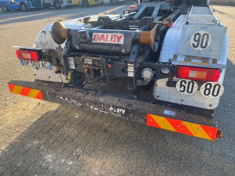 Volvo FH4-460 / VEB / I-PARKCOOL / 9000KG FRONT AXLE / DALBY HOOK 14250KG / AUTOMATIC / EURO-6 / 2015 - Hook lift: gambar 5 Volvo FH4-460 / VEB / I-PARKCOOL / 9000KG FRONT AXLE / DALBY HOOK 14250KG / AUTOMATIC / EURO-6 / 2015 - Hook lift: gambar 5