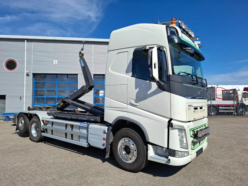 Volvo FH4-500 / VEB+ / HOOK 22 TON / LIFT+LENKACHSE / TUV:02-02-2026 / FULL-AIR / LWDS / NAVI / ALCOA / AUTOMATIC / EURO-6 / 2017 - Hook lift: gambar 4 Volvo FH4-500 / VEB+ / HOOK 22 TON / LIFT+LENKACHSE / TUV:02-02-2026 / FULL-AIR / LWDS / NAVI / ALCOA / AUTOMATIC / EURO-6 / 2017 - Hook lift: gambar 4