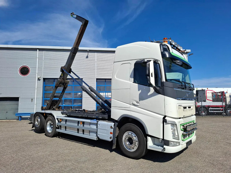 Volvo FH4-500 / VEB+ / HOOK 22 TON / LIFT+LENKACHSE / TUV:02-02-2026 / FULL-AIR / LWDS / NAVI / ALCOA / AUTOMATIC / EURO-6 / 2017 - Hook lift: gambar 3 Volvo FH4-500 / VEB+ / HOOK 22 TON / LIFT+LENKACHSE / TUV:02-02-2026 / FULL-AIR / LWDS / NAVI / ALCOA / AUTOMATIC / EURO-6 / 2017 - Hook lift: gambar 3
