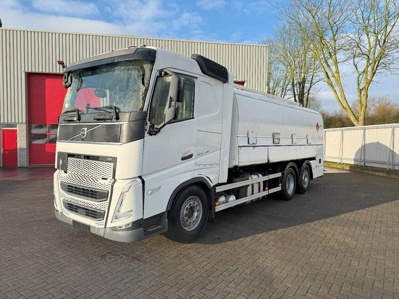 Volvo FH5-500 6X2 / ENGINE RUNNING / LIFT+LENKACHSE / FULL AIR / ADR / EUROTANK / 9-TON FRONT AXLE / EURO-6 / 2022 - Truk tangki: gambar 1 Volvo FH5-500 6X2 / ENGINE RUNNING / LIFT+LENKACHSE / FULL AIR / ADR / EUROTANK / 9-TON FRONT AXLE / EURO-6 / 2022 - Truk tangki: gambar 1