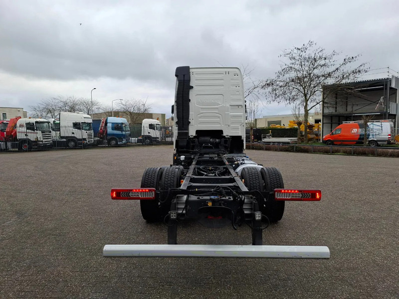 Volvo FH5-500 / XL / VEB+ / I-SAVE / I-PARKCOOL / ONLY:175784 KM / GERMAN TRUCK / FULL-AIR / WB:490 / ALCOA / LEATHER / 2023 - Truk sasis: gambar 4 Volvo FH5-500 / XL / VEB+ / I-SAVE / I-PARKCOOL / ONLY:175784 KM / GERMAN TRUCK / FULL-AIR / WB:490 / ALCOA / LEATHER / 2023 - Truk sasis: gambar 4