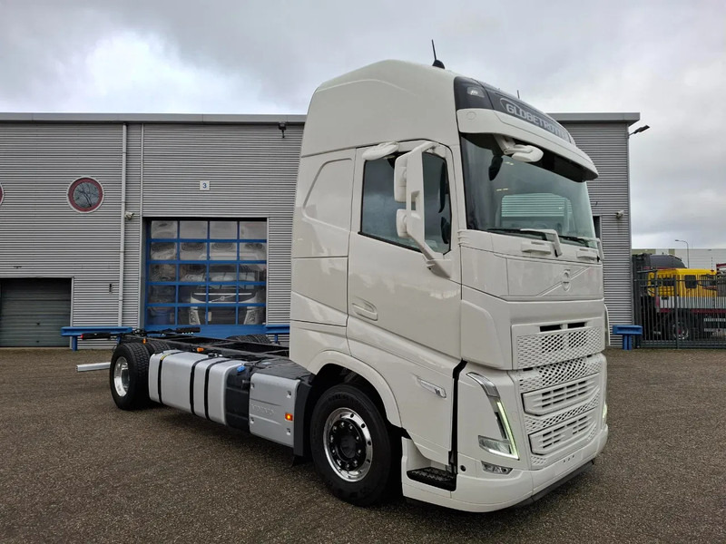 Volvo FH5-500 / XL / VEB+ / I-SAVE / I-PARKCOOL / ONLY:175784 KM / GERMAN TRUCK / FULL-AIR / WB:490 / ALCOA / LEATHER / 2023 - Truk sasis: gambar 2 Volvo FH5-500 / XL / VEB+ / I-SAVE / I-PARKCOOL / ONLY:175784 KM / GERMAN TRUCK / FULL-AIR / WB:490 / ALCOA / LEATHER / 2023 - Truk sasis: gambar 2