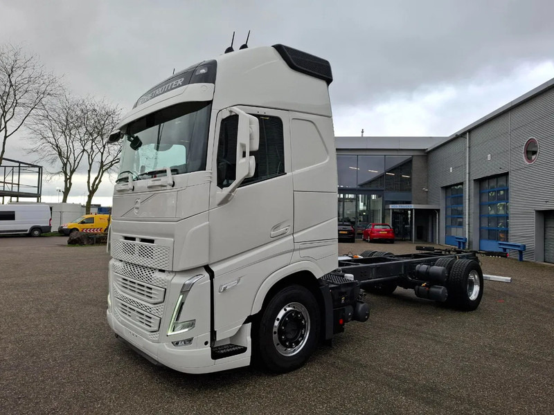 Volvo FH5-500 / XL / VEB+ / I-SAVE / I-PARKCOOL / ONLY:175784 KM / GERMAN TRUCK / FULL-AIR / WB:490 / ALCOA / LEATHER / 2023 - Truk sasis: gambar 1 Volvo FH5-500 / XL / VEB+ / I-SAVE / I-PARKCOOL / ONLY:175784 KM / GERMAN TRUCK / FULL-AIR / WB:490 / ALCOA / LEATHER / 2023 - Truk sasis: gambar 1