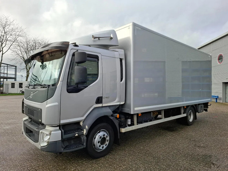 Volvo FL 240 / ONLY:340697 KM / BIG PLATFORM 2TON / TUV:29-01-2026 / LWDS / NAVI / SIDE DOOR / AUTOMATIC / EURO-6 / 2018 - Truk box: gambar 1 Volvo FL 240 / ONLY:340697 KM / BIG PLATFORM 2TON / TUV:29-01-2026 / LWDS / NAVI / SIDE DOOR / AUTOMATIC / EURO-6 / 2018 - Truk box: gambar 1