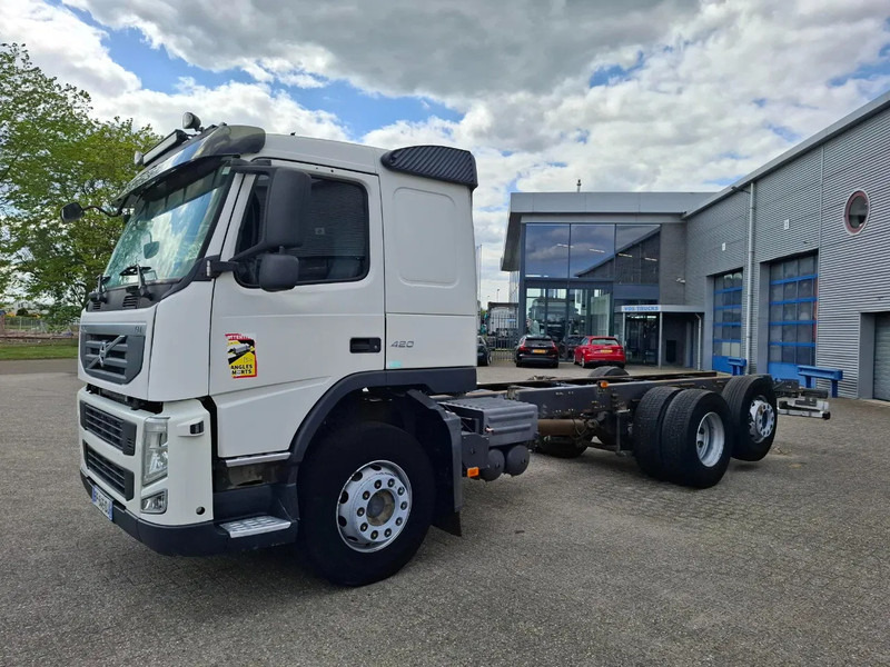 Volvo FM13-420 / VEB+ / LIFT+LENKACHSE / INLINER / AIRCO / AUTOMATIC / EURO-5 / 2011 - Truk sasis: gambar 1 Volvo FM13-420 / VEB+ / LIFT+LENKACHSE / INLINER / AIRCO / AUTOMATIC / EURO-5 / 2011 - Truk sasis: gambar 1