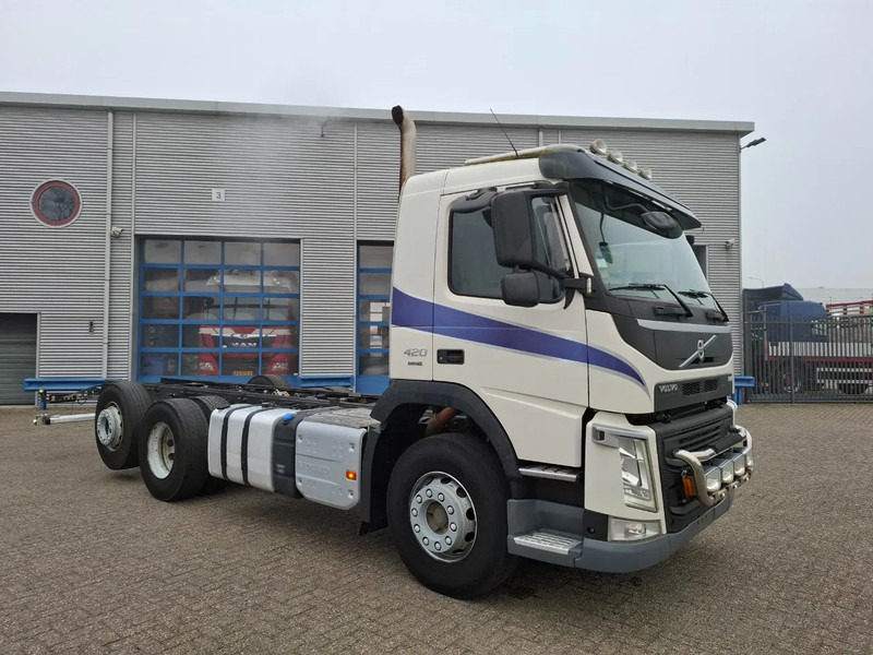 Volvo FM4-420 / VEB+ / LWDS / LIFT+LENKACHSE / ONLY:336223 KM / INLINER / AUTOMATIC / EURO-6 / 2018 - Truk sasis: gambar 2 Volvo FM4-420 / VEB+ / LWDS / LIFT+LENKACHSE / ONLY:336223 KM / INLINER / AUTOMATIC / EURO-6 / 2018 - Truk sasis: gambar 2