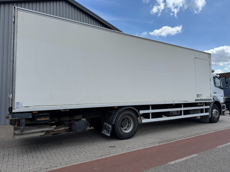 Mercedes-Benz Axor 1928, Chereau, Carrier 850 Easy Cold, Taillift - Truk berpendingin: gambar 3 Mercedes-Benz Axor 1928, Chereau, Carrier 850 Easy Cold, Taillift - Truk berpendingin: gambar 3