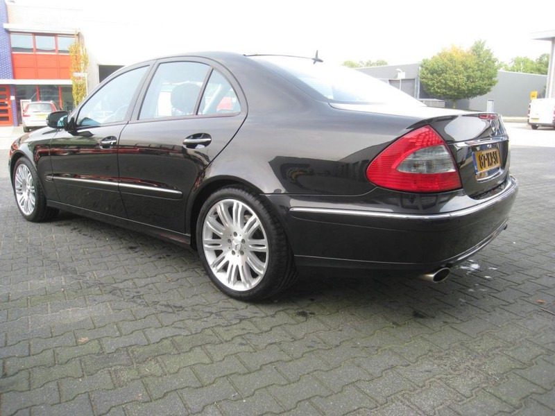Mercedes-Benz E-Klasse 280 CDI, Sport - Mobil sedan: gambar 4 Mercedes-Benz E-Klasse 280 CDI, Sport - Mobil sedan: gambar 4