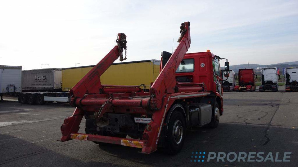 DAF CF 370 FA Day Cab EURO 6 řetězový nosič kontejnerů AK12 - Truk skip loader: gambar 5 DAF CF 370 FA Day Cab EURO 6 řetězový nosič kontejnerů AK12 - Truk skip loader: gambar 5